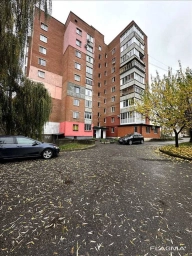 Двокімнатна квартира поруч палацу дозвілля Листопад