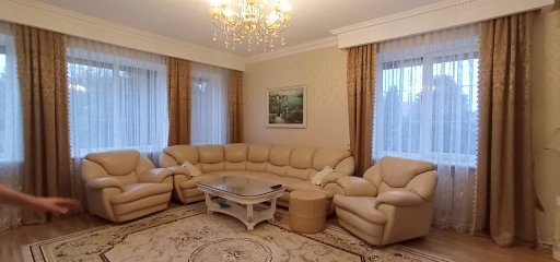 Продам. Дом 257 м.кв. 10 соток. Клочко-6, ул.Белинского (Измаила Срезневского)