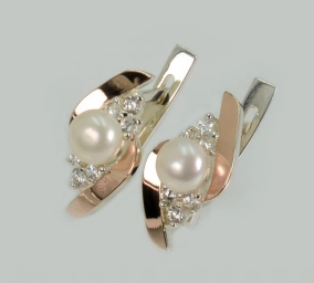 Срібні сережки з перлинами і фіанітами