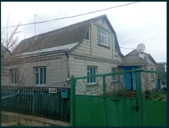 Продається цегляний будинок 100кв.м, 6 соток, в місті Фастів в мікрорайоні Кадлубиця поблизу ЗОШ 3.