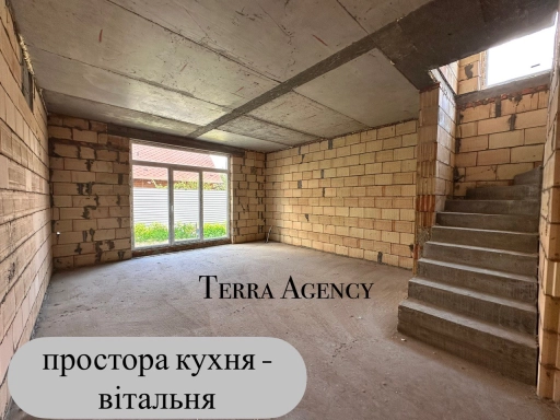 Дуплекс на Петропавлівській Борщагівці крайній правий з великою ділянкою