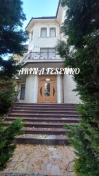 Продажа дома в охраняемом  кооперативе возле моря / Фонтан