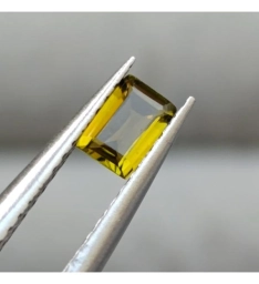 Натуральный полихромный турмалин багет 4.9*3.3мм зеленого цвета (верделит)