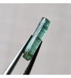 Необработанный камень турмалин зеленого цвета (верделит) 12.6*2.6мм