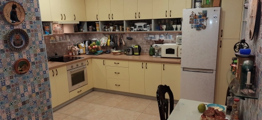 Комфортная, тёплая 2 (+1) квартира с персональным входом. ТОРГ.